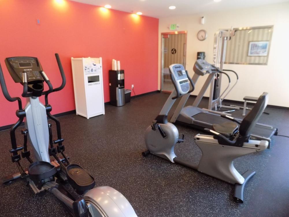 Ramada by Wyndham Burbank Airport Hotel Bagian luar foto