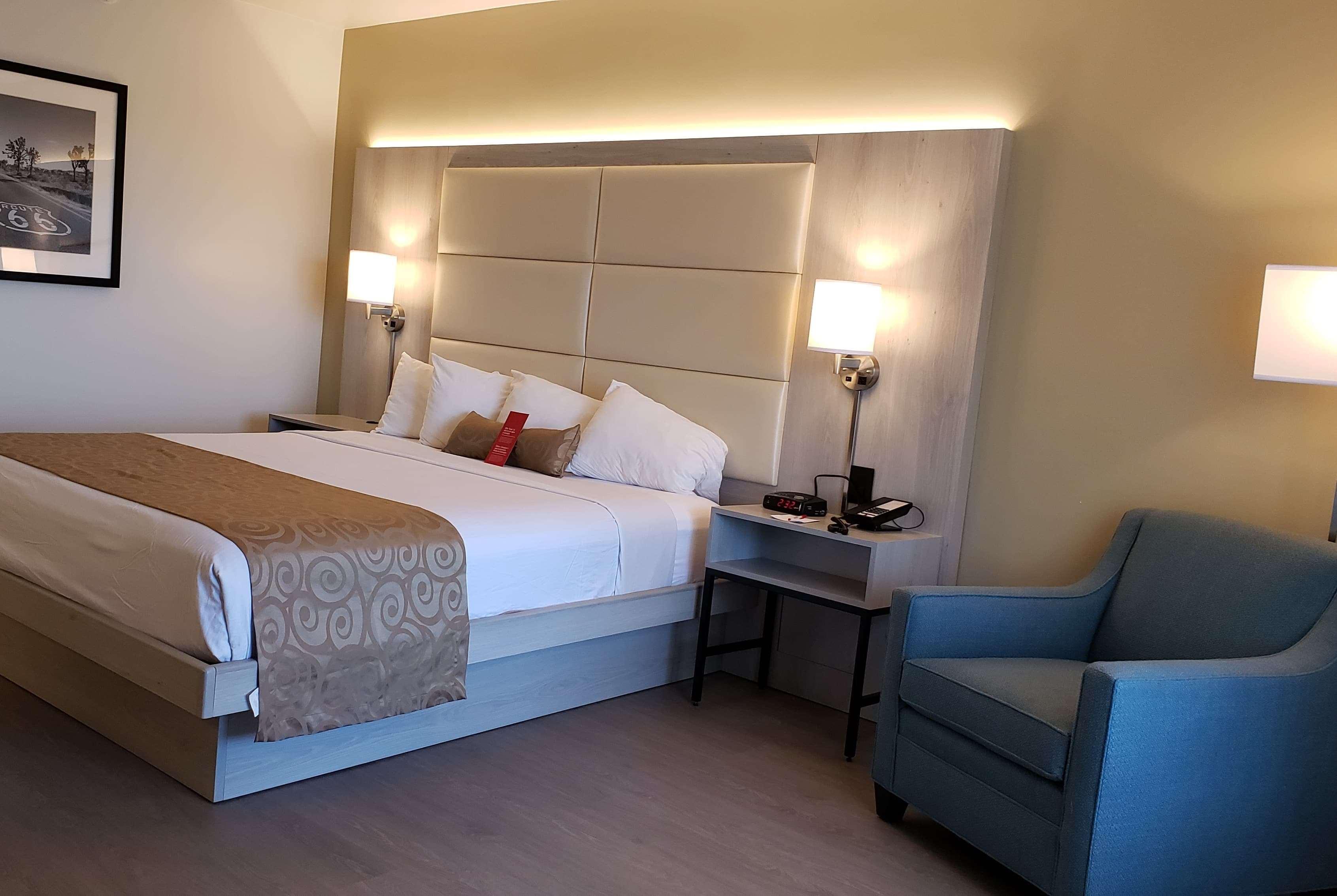 Ramada by Wyndham Burbank Airport Hotel Bagian luar foto