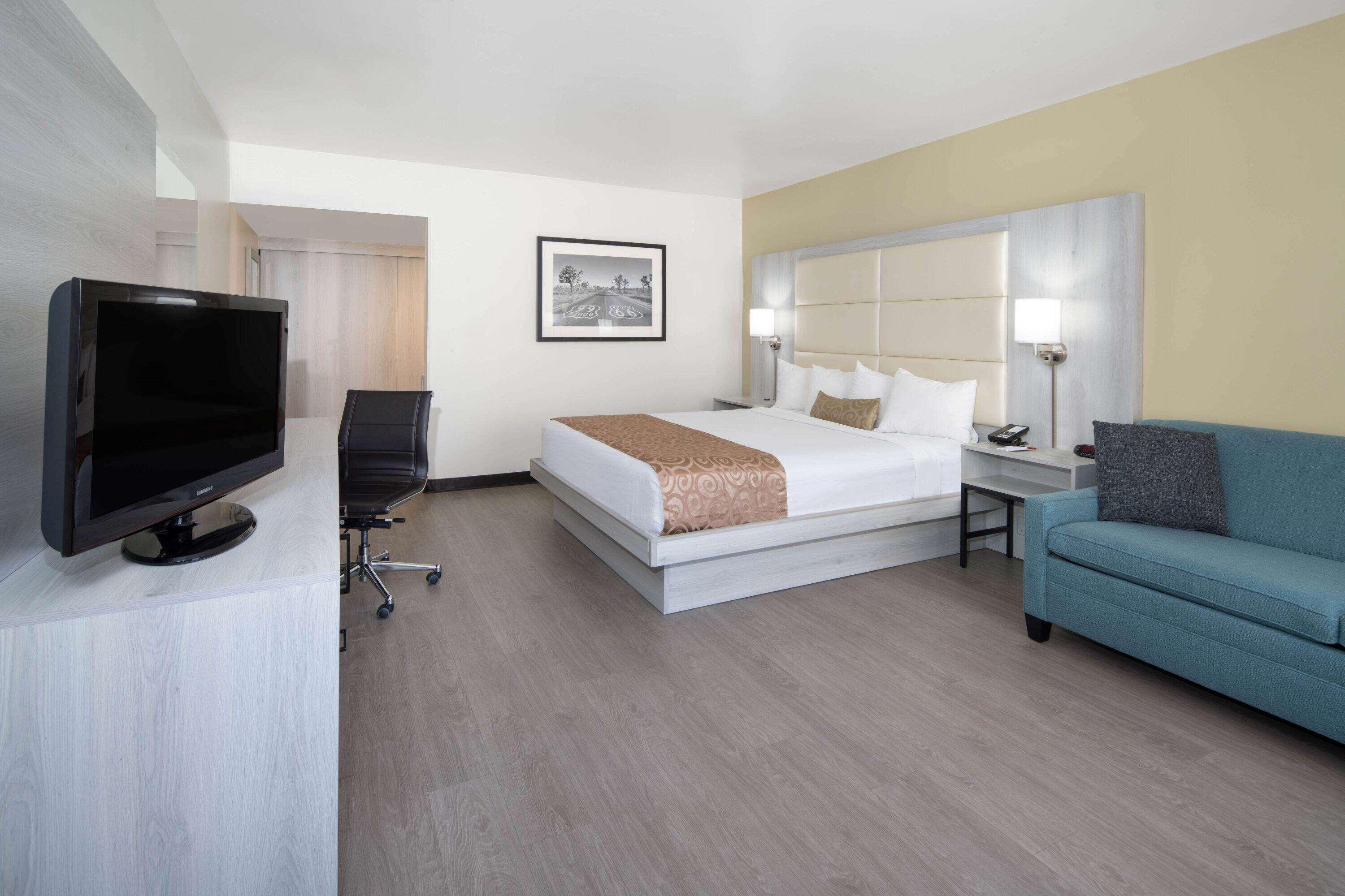 Ramada by Wyndham Burbank Airport Hotel Bagian luar foto