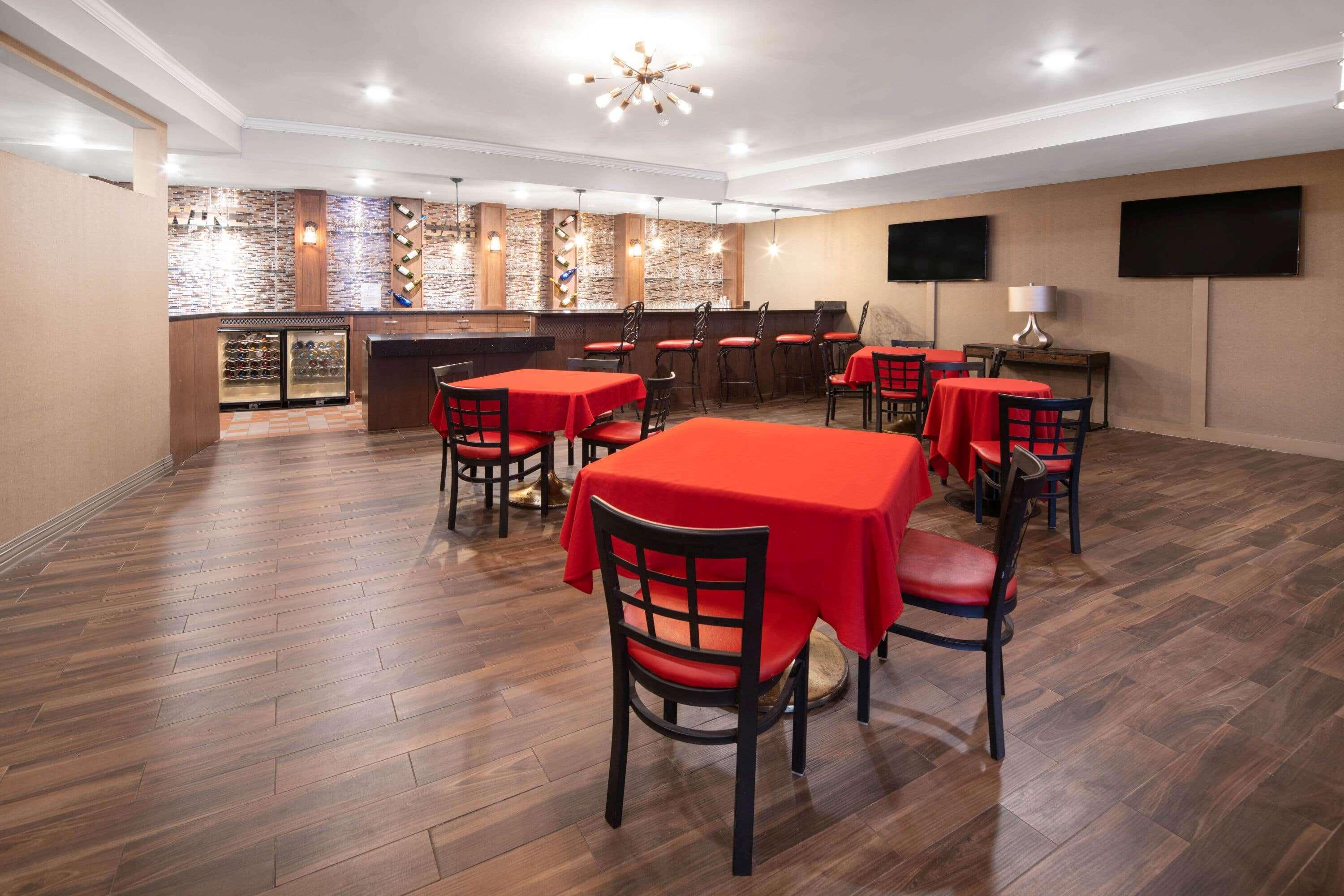 Ramada by Wyndham Burbank Airport Hotel Bagian luar foto