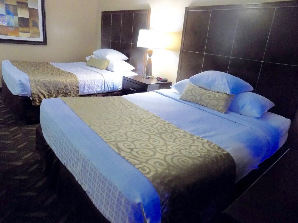 Ramada by Wyndham Burbank Airport Hotel Bagian luar foto