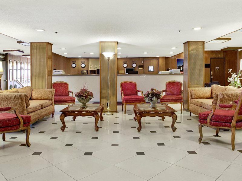 Ramada by Wyndham Burbank Airport Hotel Bagian luar foto
