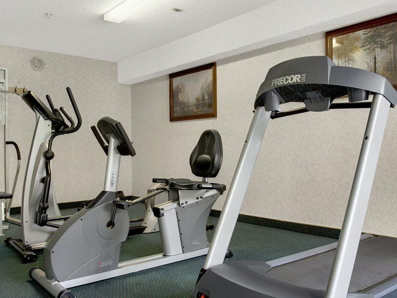 Ramada by Wyndham Burbank Airport Hotel Bagian luar foto